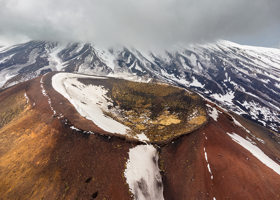 Red rock crater - Monte Frumento delle Concazze