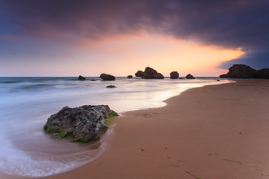 Horizon on the rocks